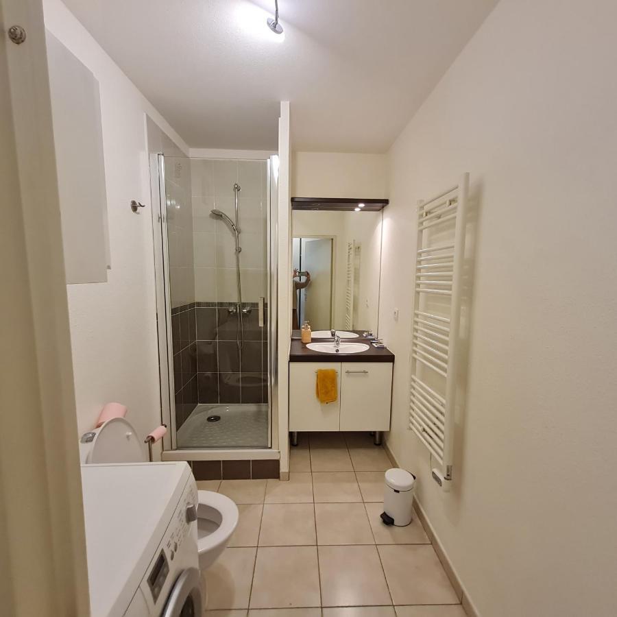 Beau Studio Tout Confort Au Calme Avec Parking . Lägenhet Villeurbanne Exteriör bild